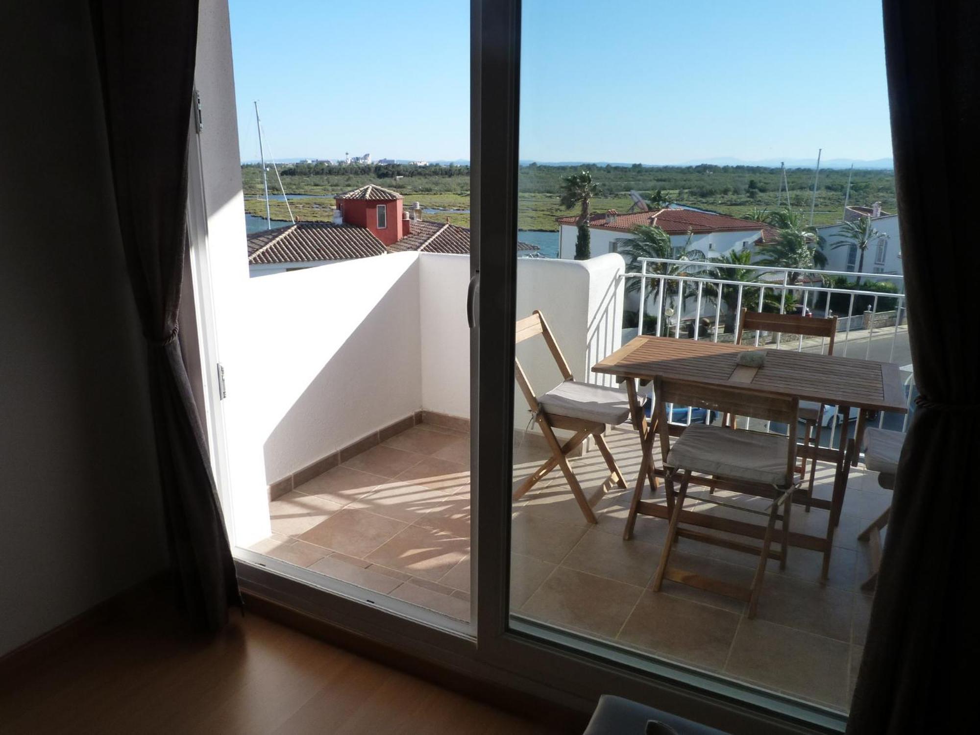 2 Beds, 2 Baths With Great Views And Pool Rosas