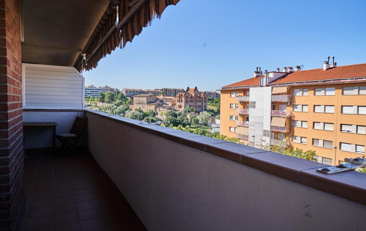Family With Parking And Pool Manresa