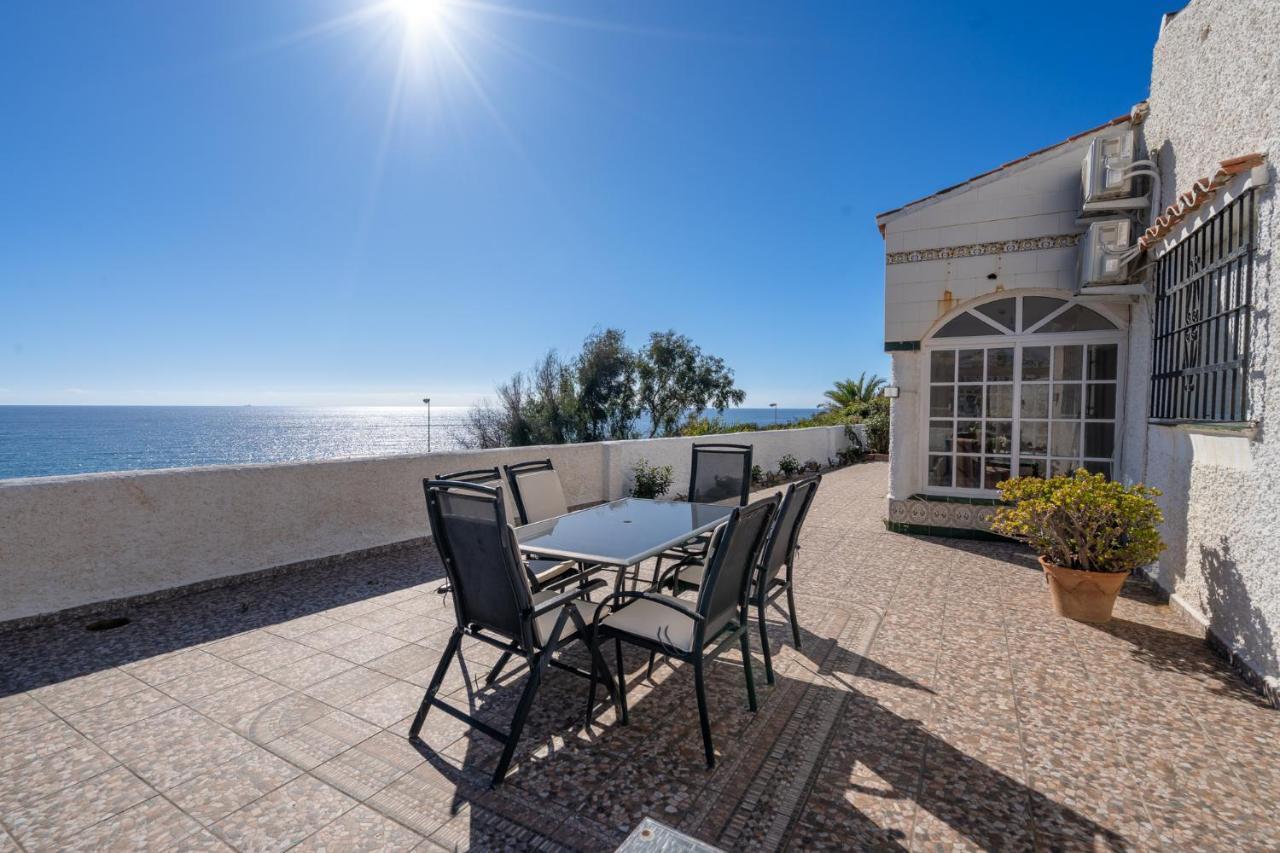 Lets In The Sun - Casita Lighthouse Holiday home *