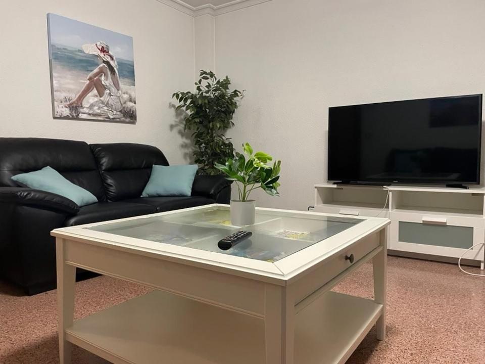 Piso Grande Amplio Grandes Grupos 4 2 Baños, 4ac Y Wifi *