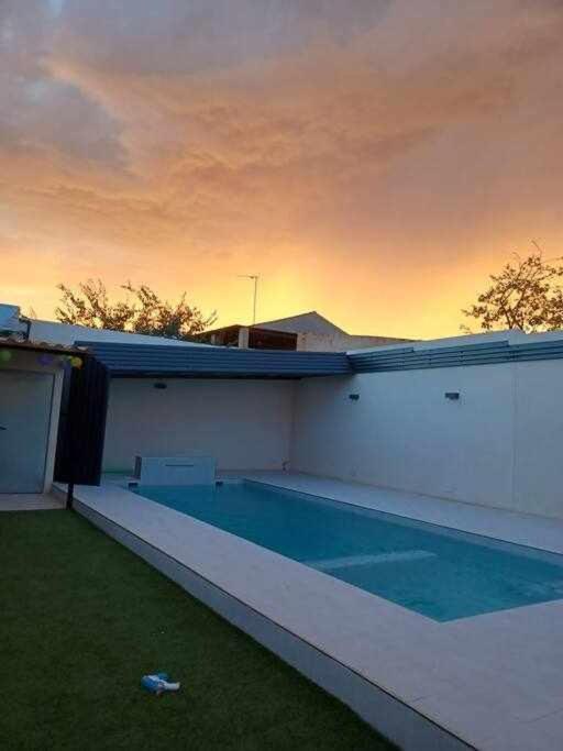 El Pez Casa Con Piscina Climatizada Сasa de vacaciones Villafranca de los Caballeros