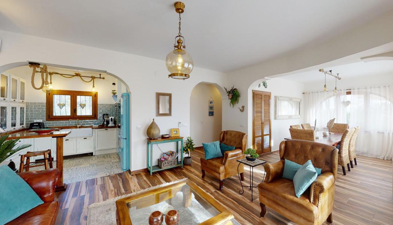 Encinas Villa *