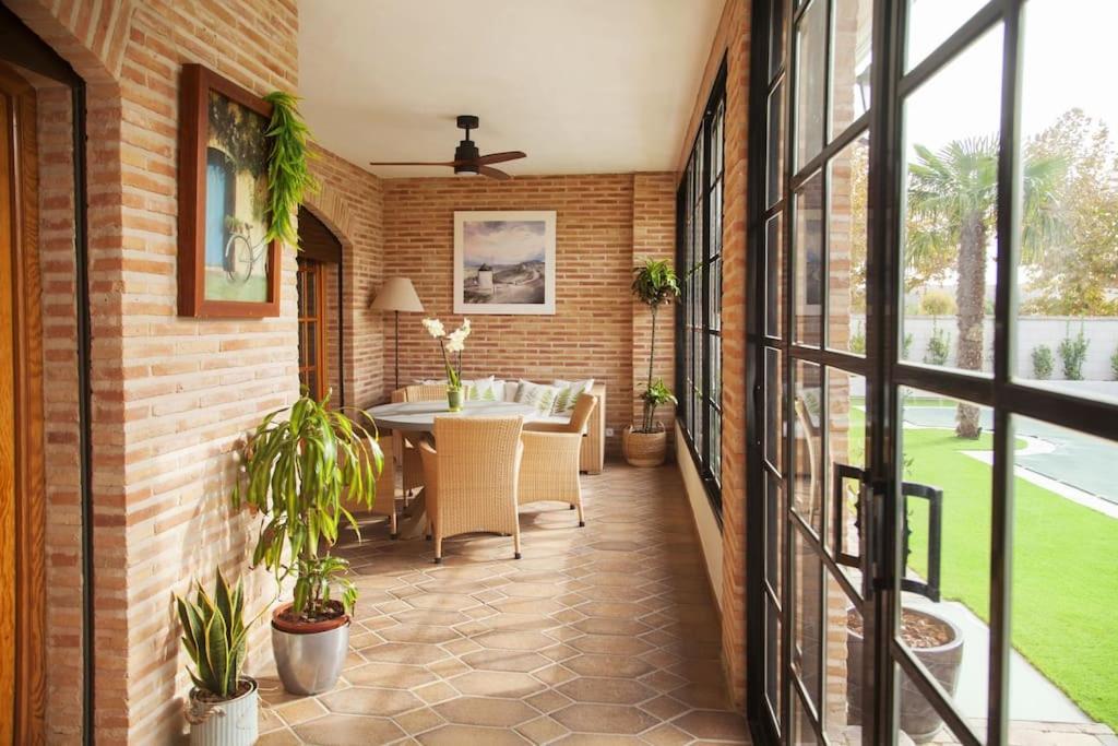 La Casa De Enfrente