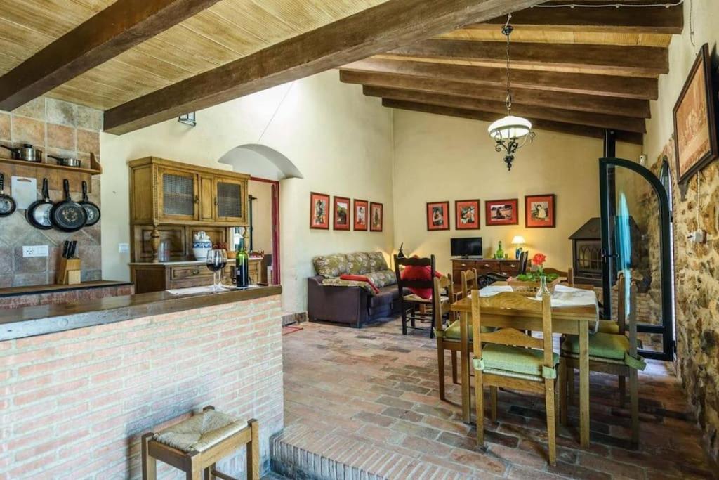 Holiday home Casa Cortijo En Dehesa Sierra Leon *
