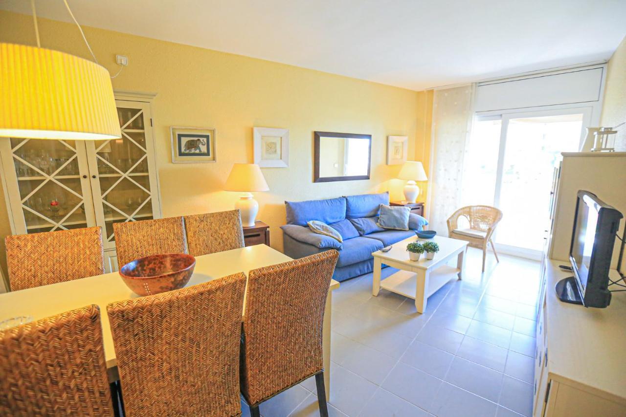Golf A 113 Only Families Apartment *