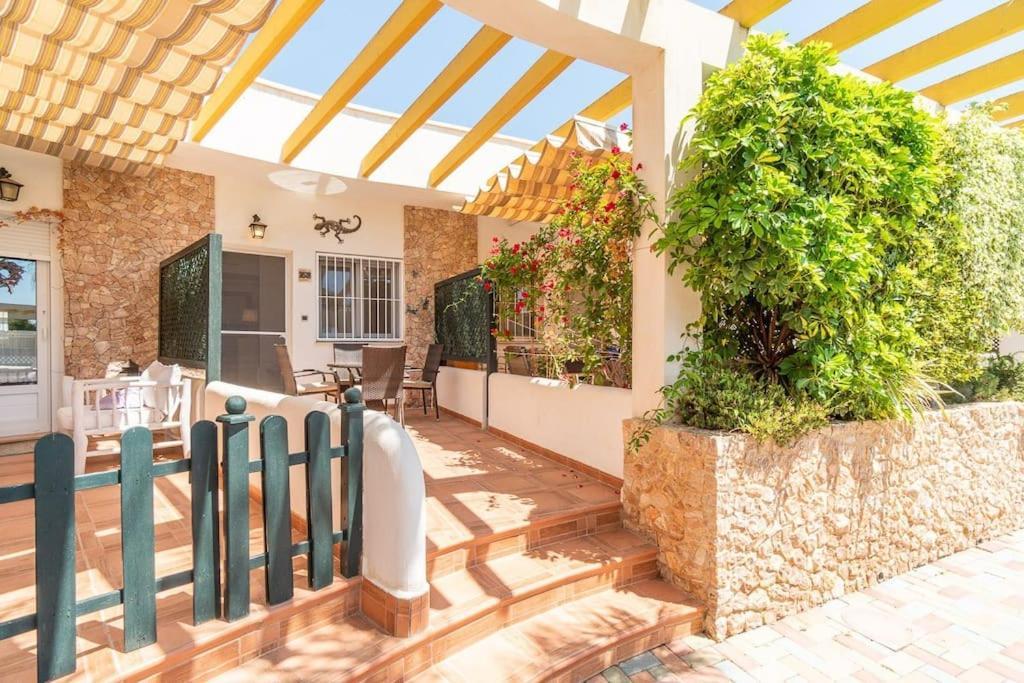 Holiday home Magnifico Adosado Con Piscina Y Barbacoa *