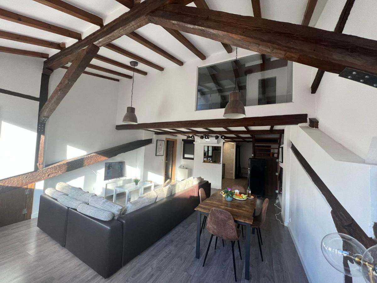 Old Town Loft - Cathedral Views.