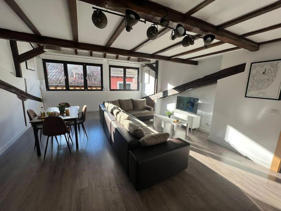 Old Town Loft - Cathedral Views. * Logrono