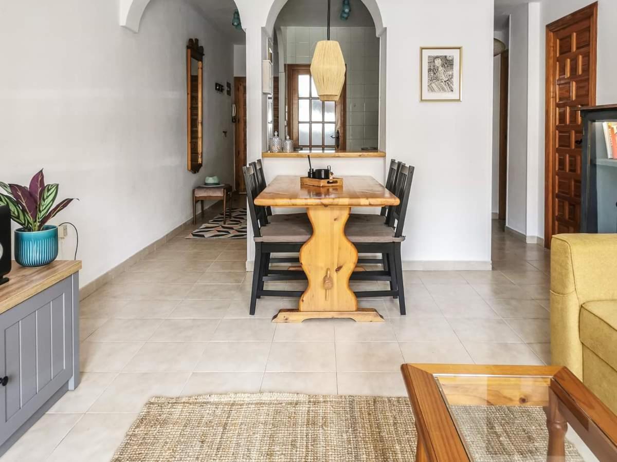 Apartamento Casa Del Angel , Cosy 2 Bed Apartment,150m From Playa Locos Beautiful Swimming Pool