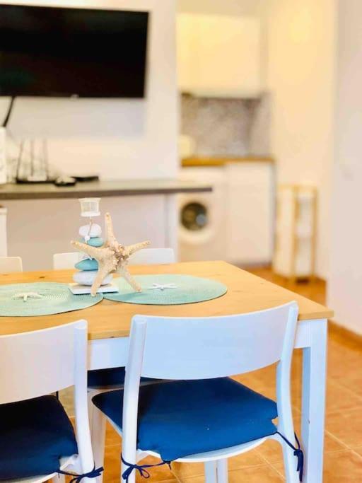 Lovely Near The With Pool & Wifi Apartamento