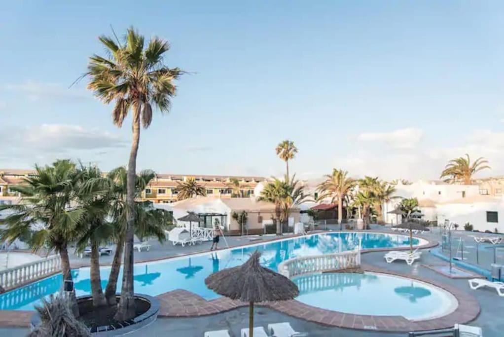 Lovely Near The With Pool & Wifi Apartamento Caleta de Fuste