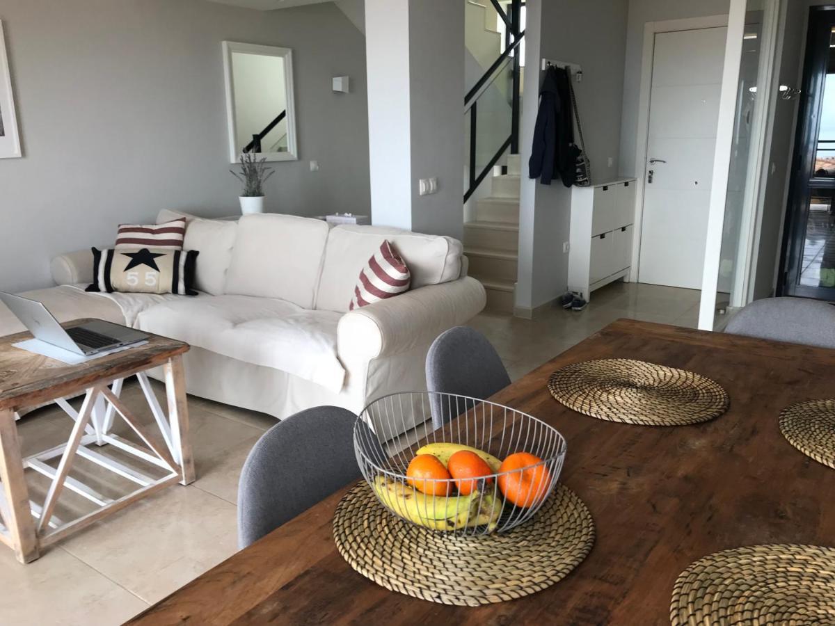 Belle Vue Triplex On The Hill Apartment