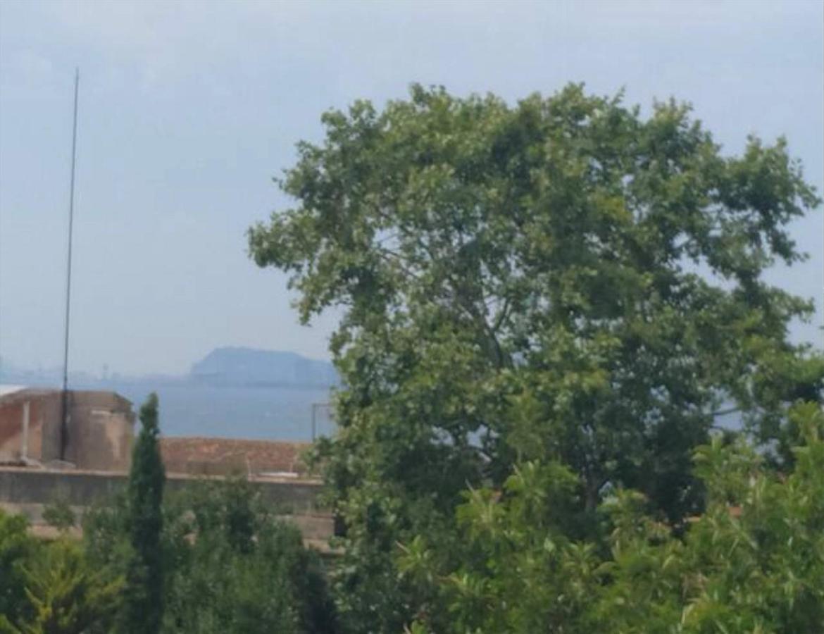 Apartamento Cerca De Tren, Playa Y Barcelona *