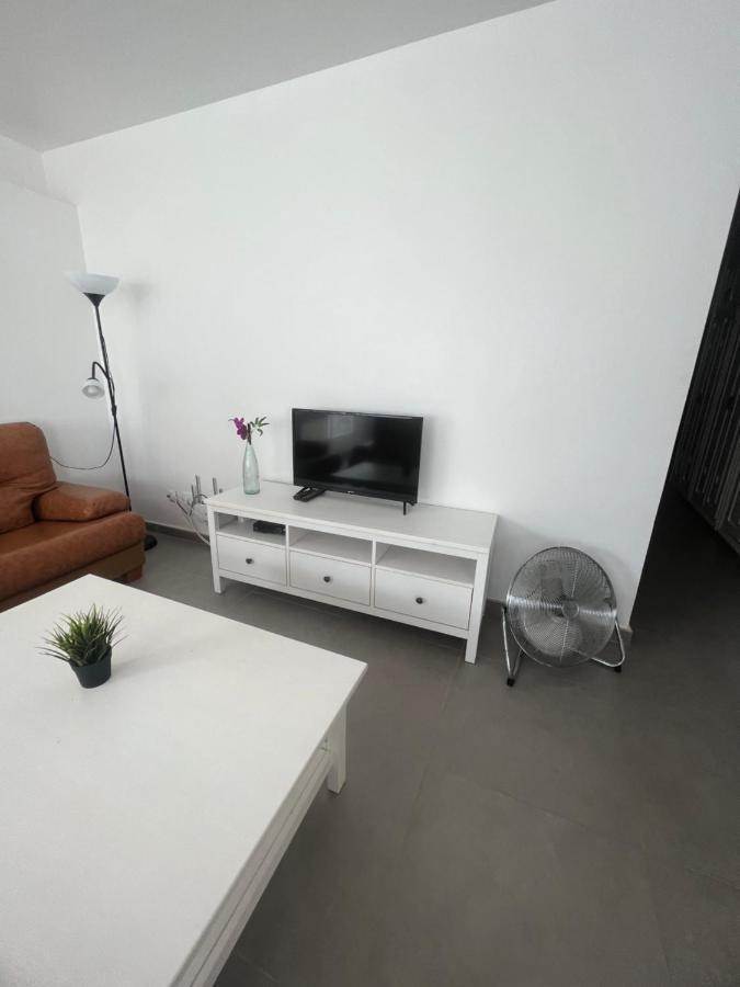 Edificio Playa Chica Apartment