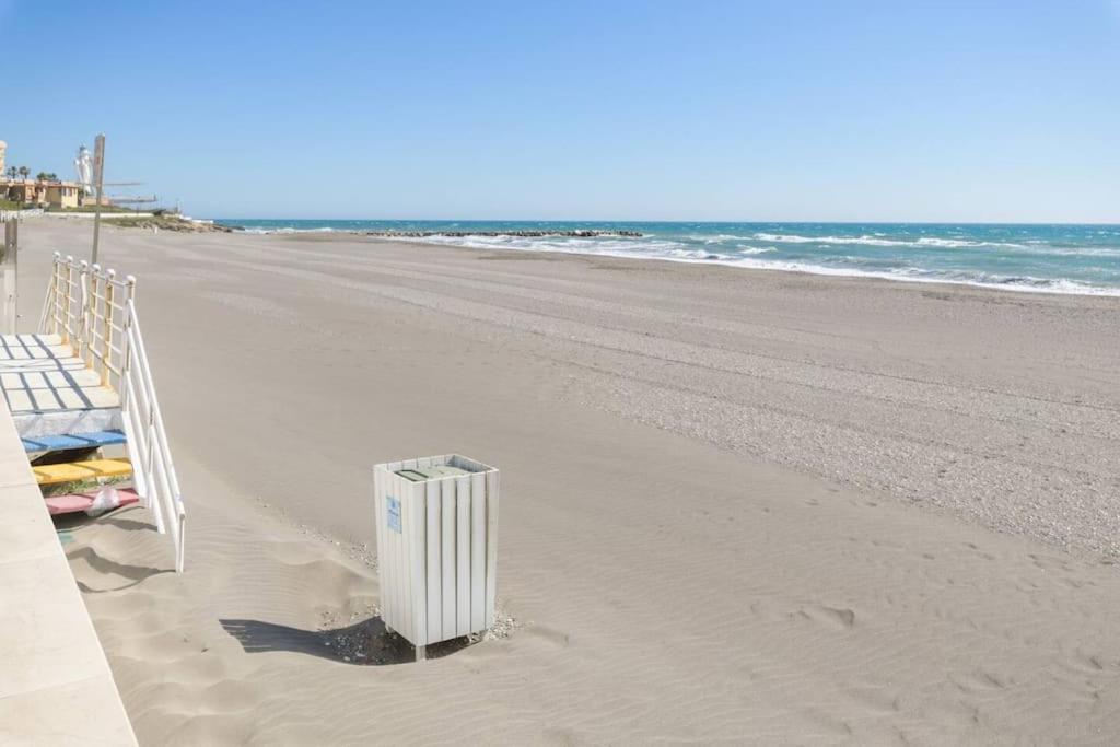 Beachfront Madrid 709 Apartamento Torrox