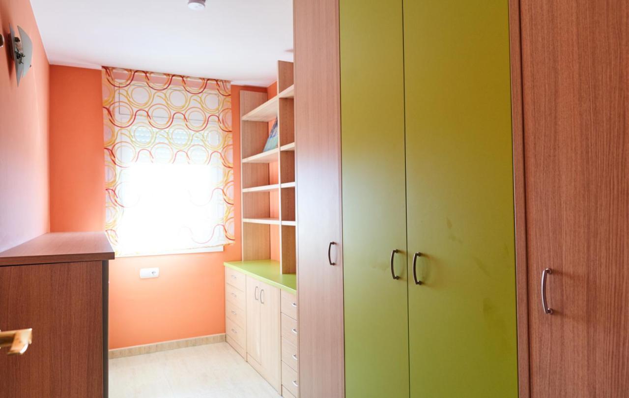 Family With Parking And Pool * Manresa