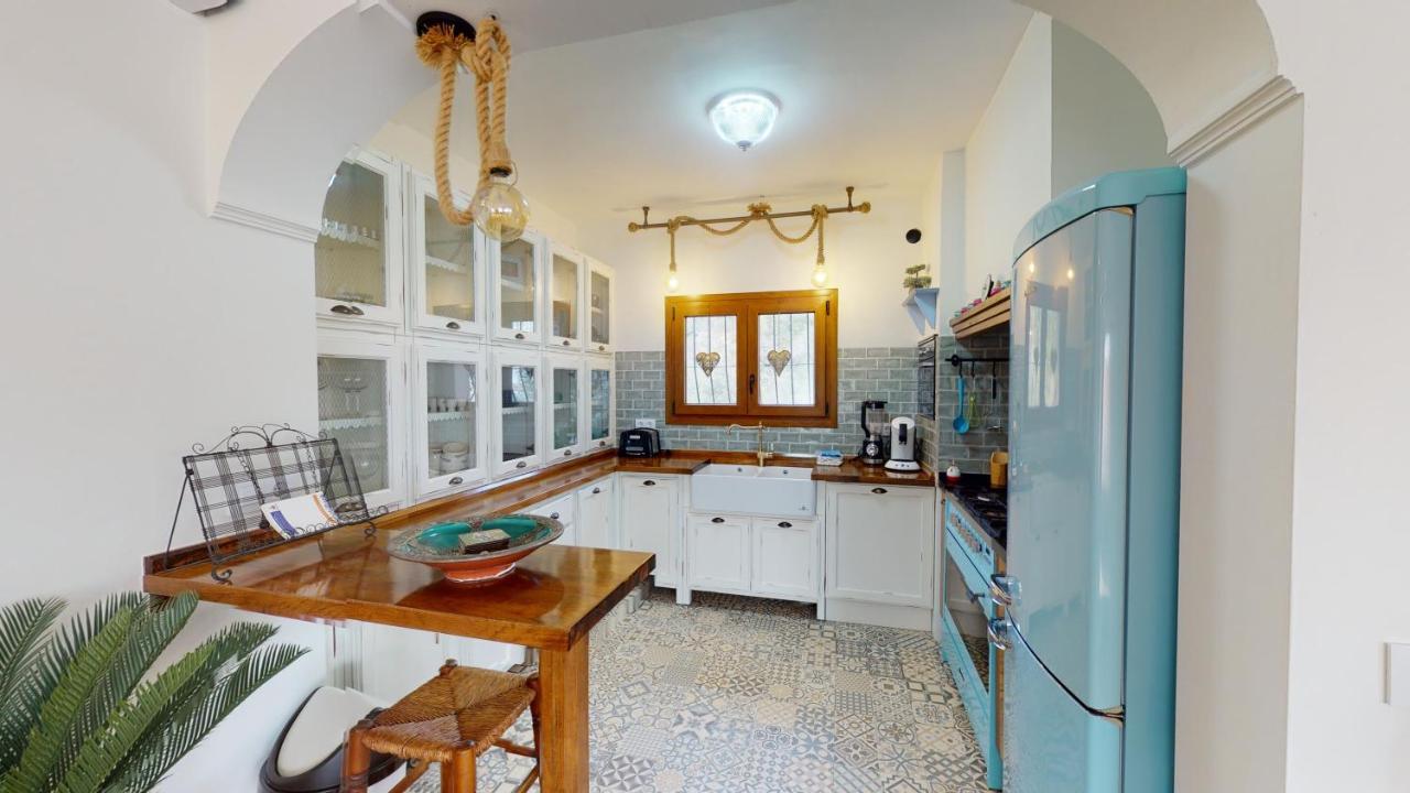 Encinas Villa