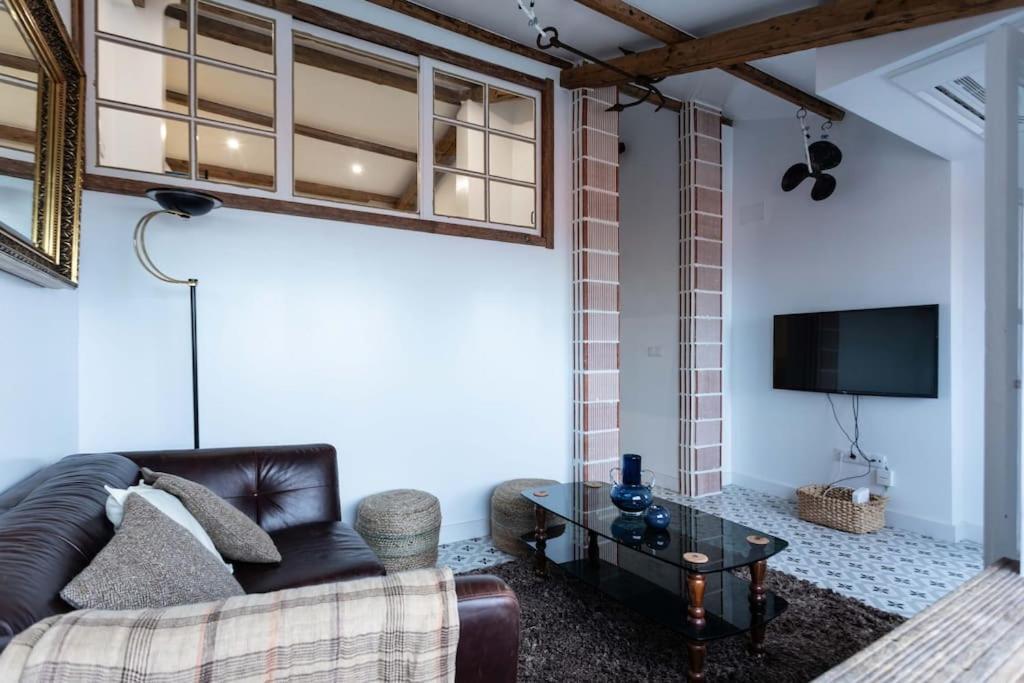 Apartamento Atico Con Terraza Y Vistas Al Mar.