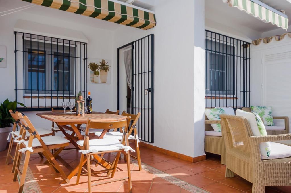 Laja Bermeja, Piscina Y Primera Linea De La Barrosa Apartment