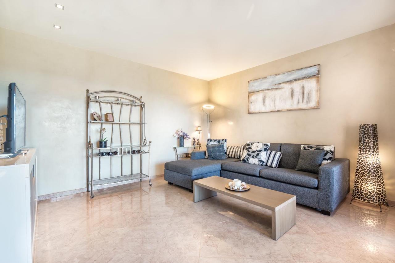 Alzaro 0 Holiday home