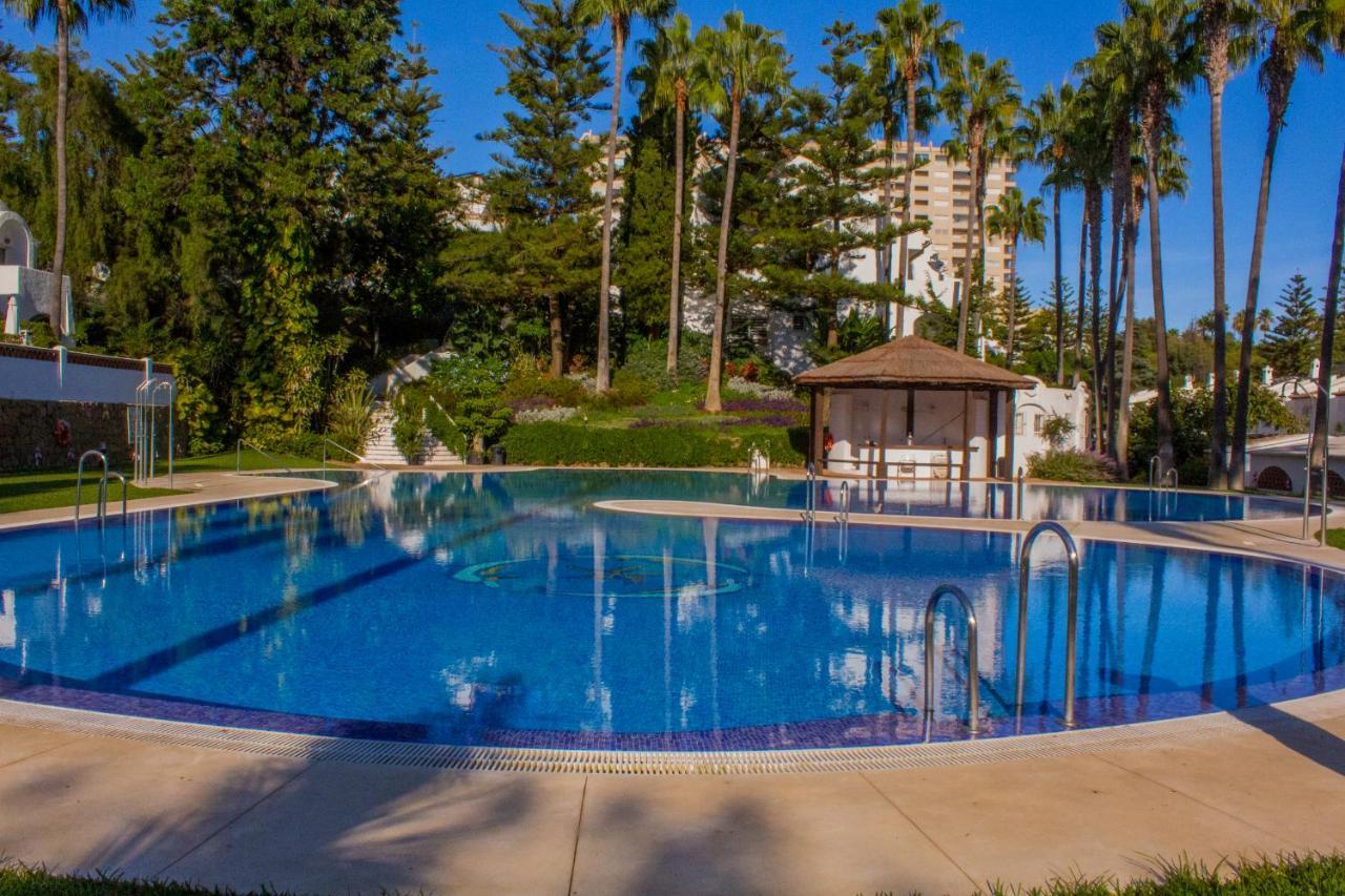 Benalgolf: Seaside With Private Bbq Backyard Apartment