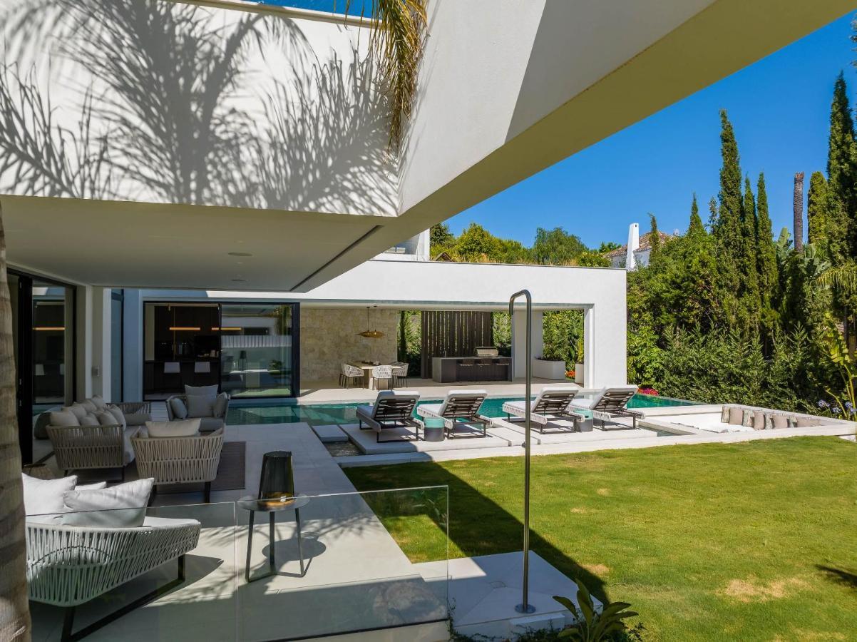 Villa Vacation I Sirius, Golf Valley, Private Heated Pool, Sauna, Billiard, Cinema, Awarded Marbella