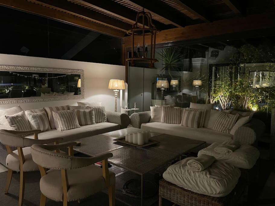 Apartment Luxurious And Light 3 Bedroom Penthouse *
