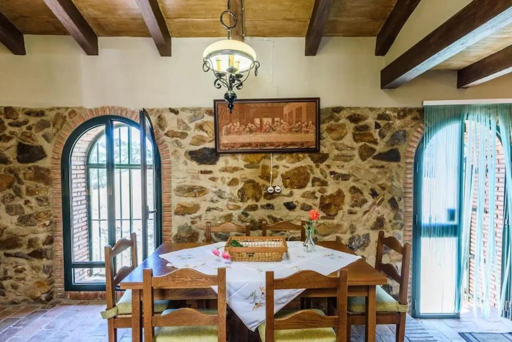 Holiday home Casa Cortijo En Dehesa Sierra Leon La Puebla de los Infantes