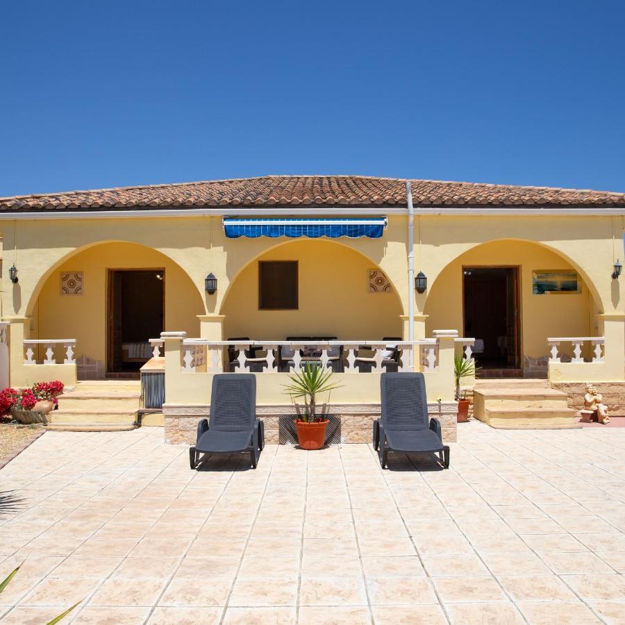 Casa Mari - Fabulous Semi-detached With Swimming Pool, Tennis Court And Huge Gardens Villa *