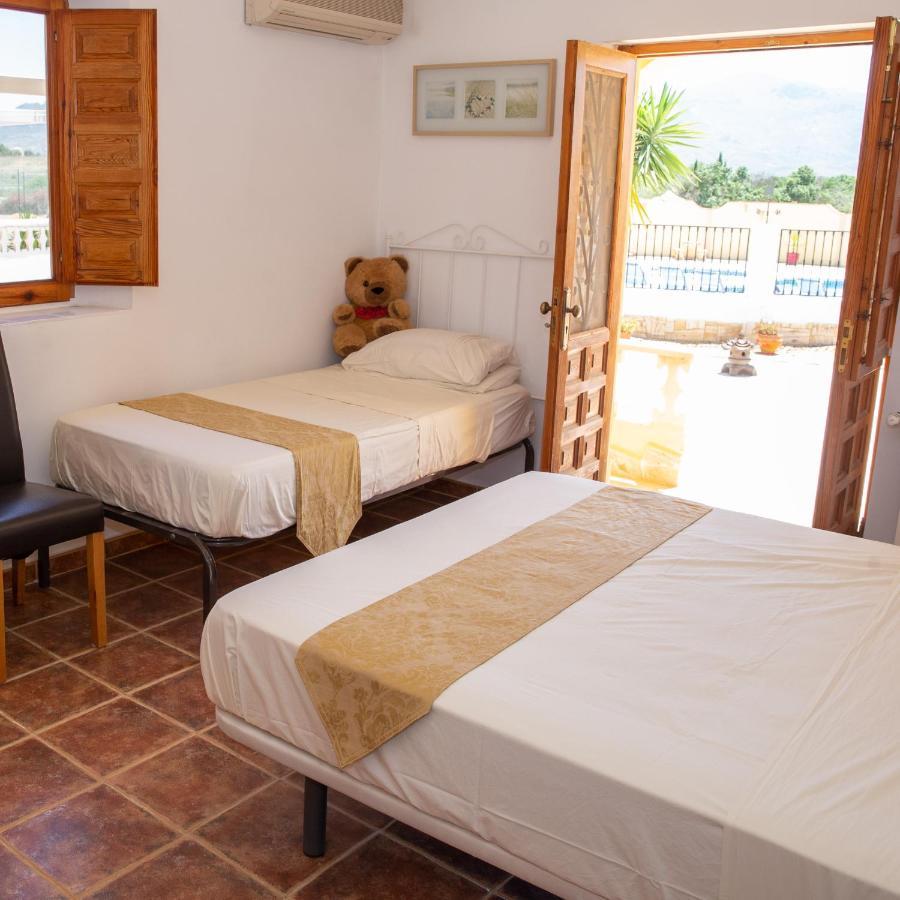 Casa Mari - Fabulous Semi-detached With Swimming Pool, Tennis Court And Huge Gardens Villa