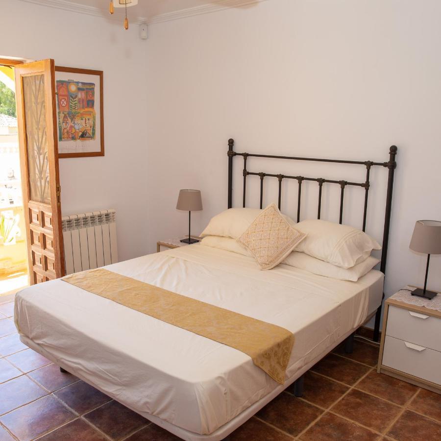 Villa Casa Mari - Fabulous Semi-detached With Swimming Pool, Tennis Court And Huge Gardens *
