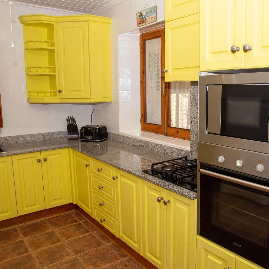 Casa Mari - Fabulous Semi-detached With Swimming Pool, Tennis Court And Huge Gardens
