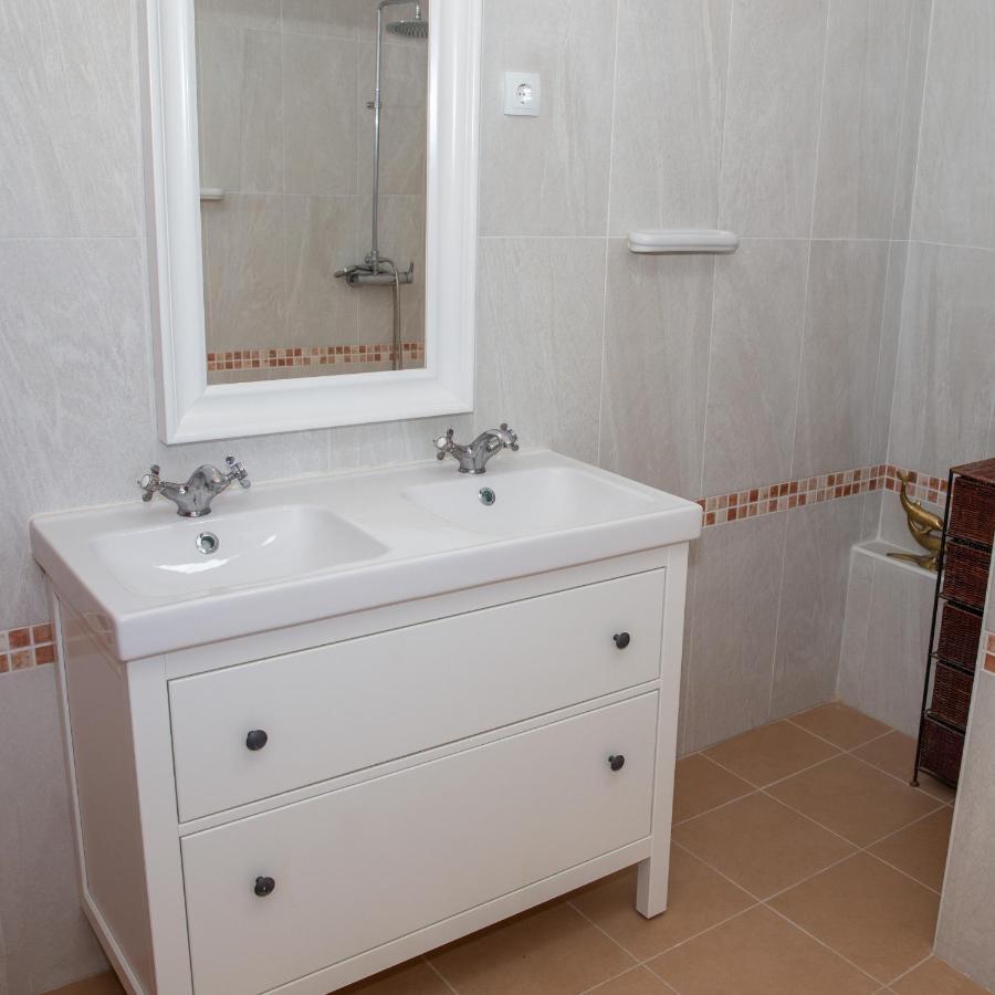 Villa Casa Mari - Fabulous Semi-detached With Swimming Pool, Tennis Court And Huge Gardens *