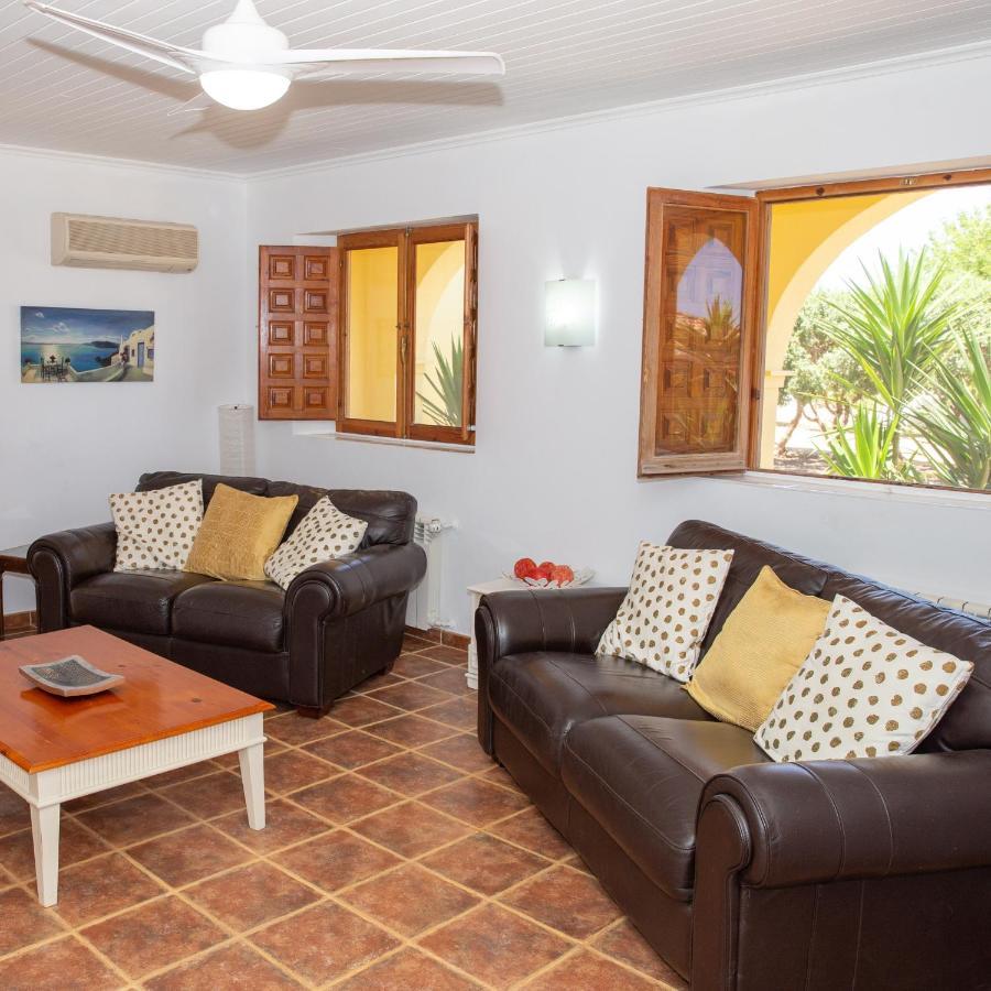 Casa Mari - Fabulous Semi-detached With Swimming Pool, Tennis Court And Huge Gardens Villa