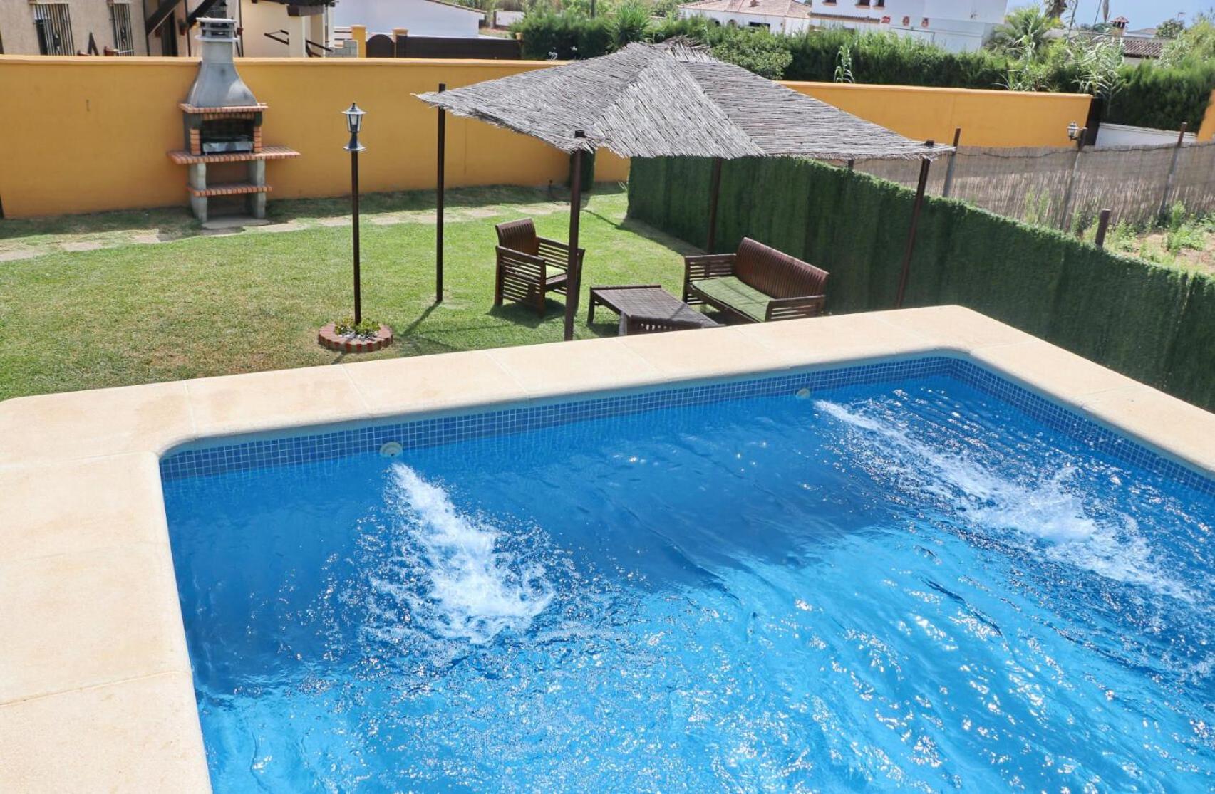 Rural Con Piscina Holiday home *