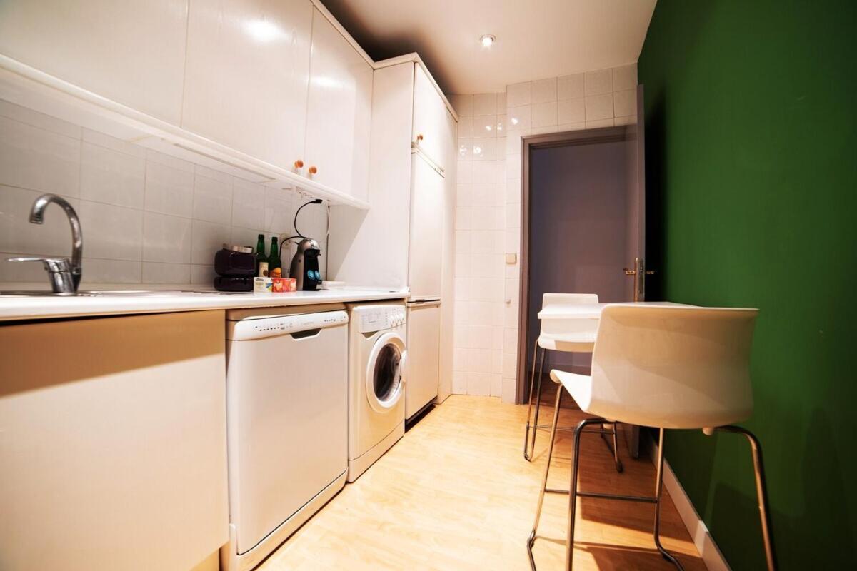Bright In Historical Center Apartment *