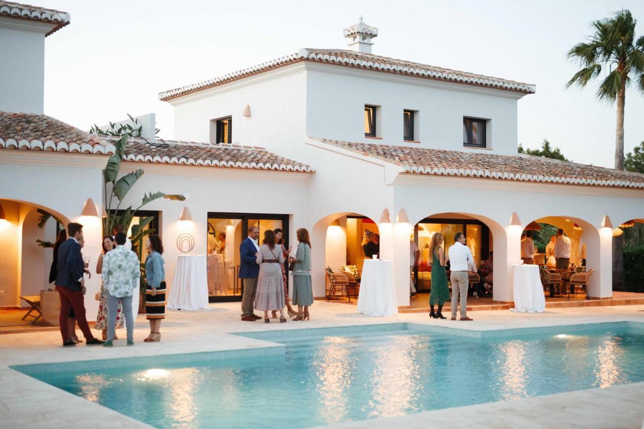 The Adelante House Guest house *