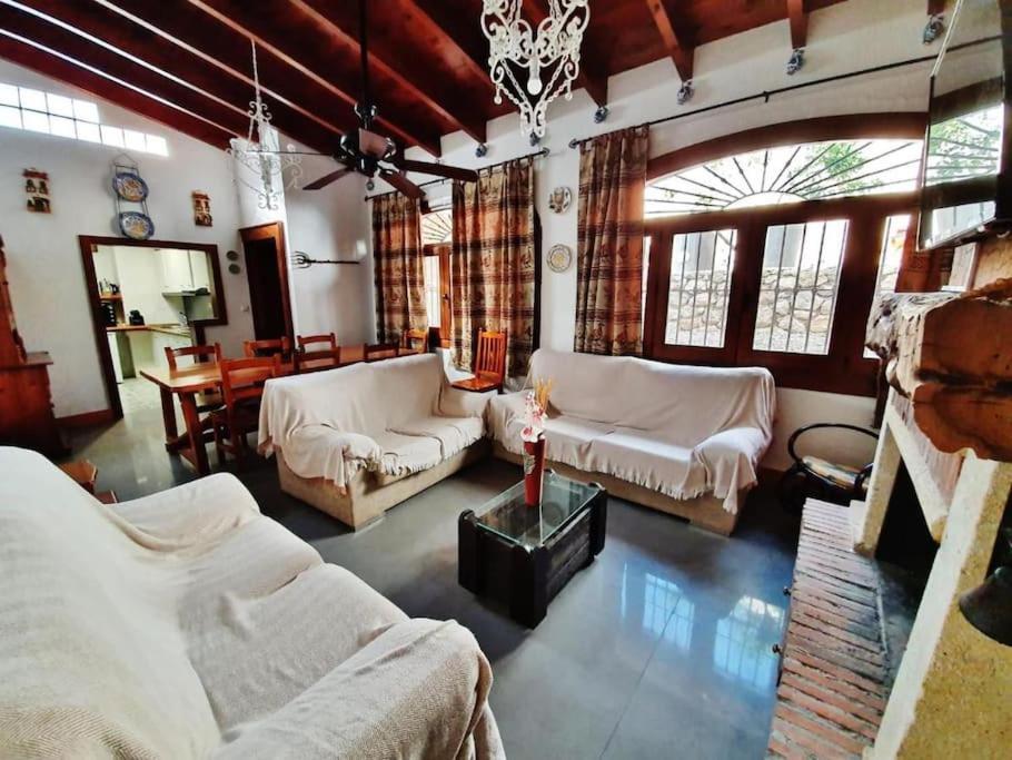Velez, Casa La Choza *
