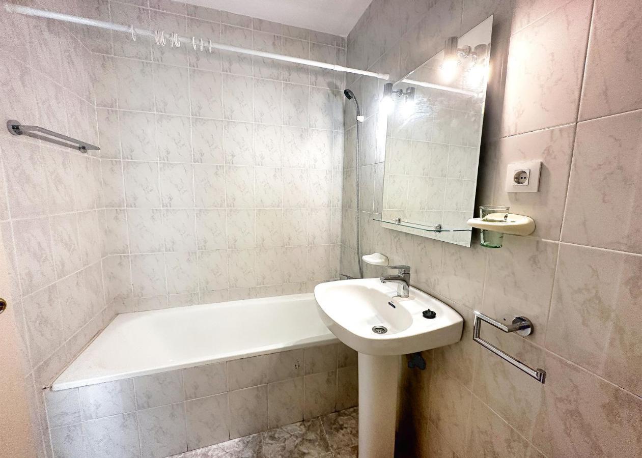 Apartamento Skol 131 - At Skol Building In Centre With Sea Views.