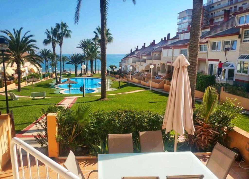 Bgw Primera Linea-terraza Al Mar- 4 Holiday home