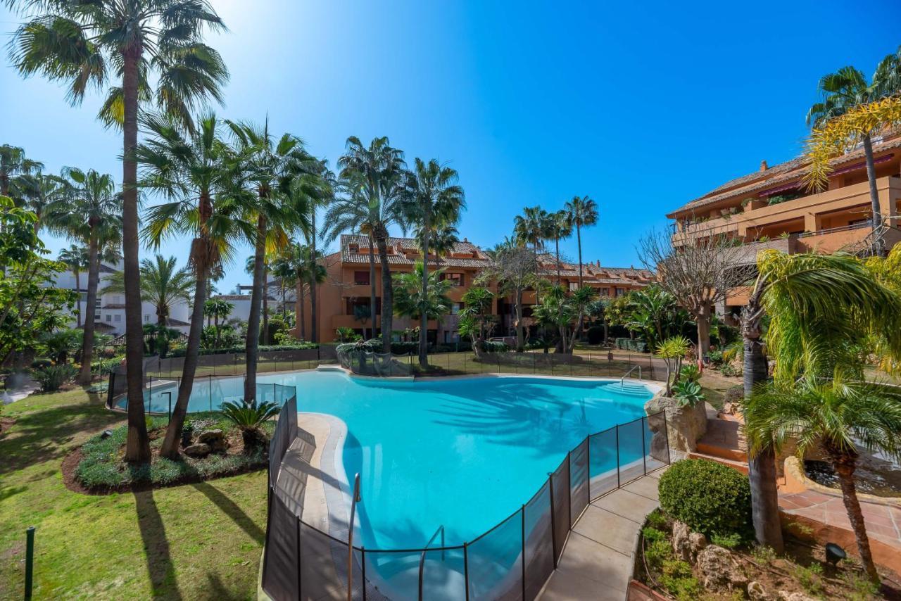 Vacation Marbella: Beachfront Luxury Duplex Penthouse Apartment *