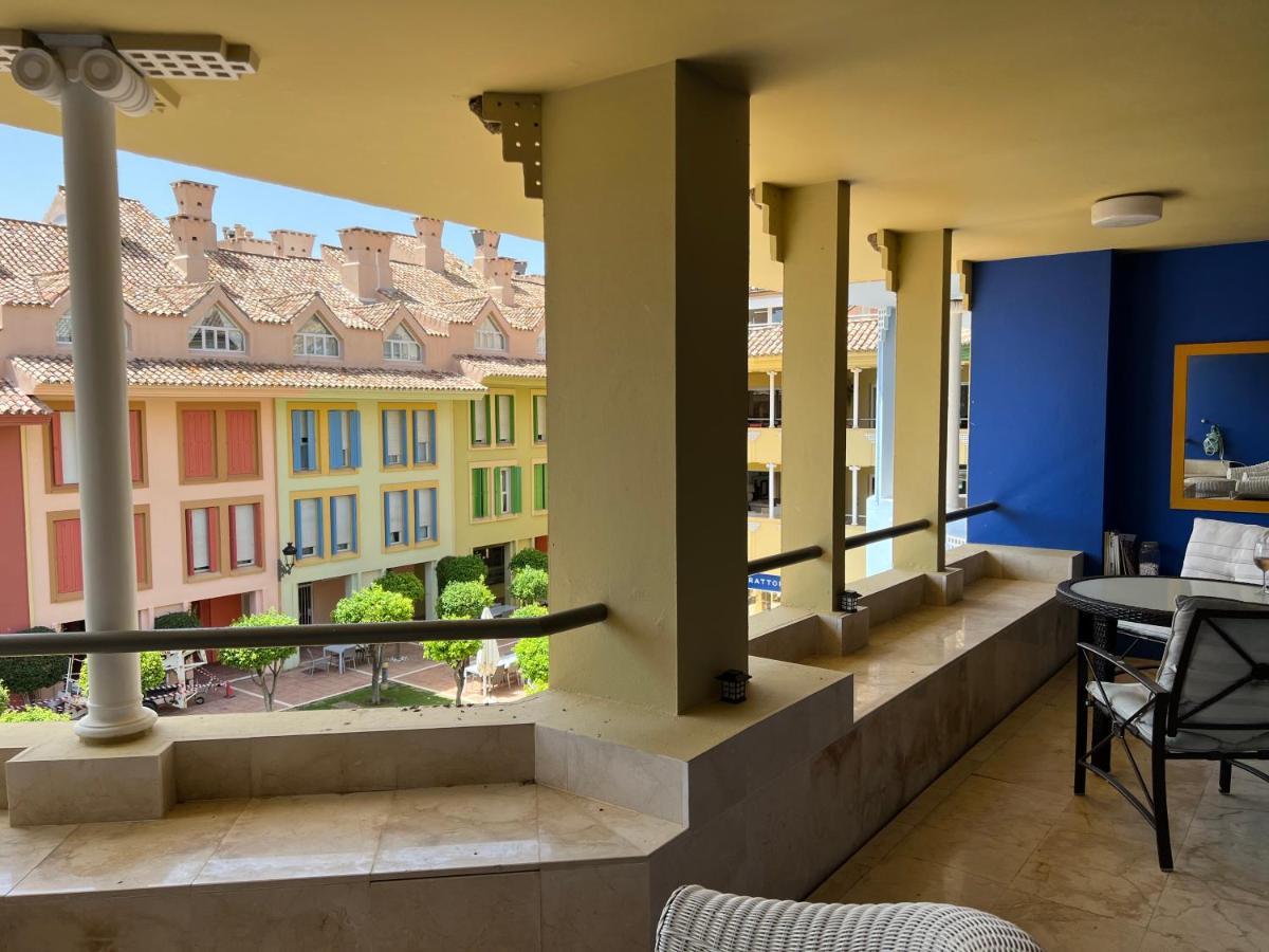 Puerto Marina Apartment