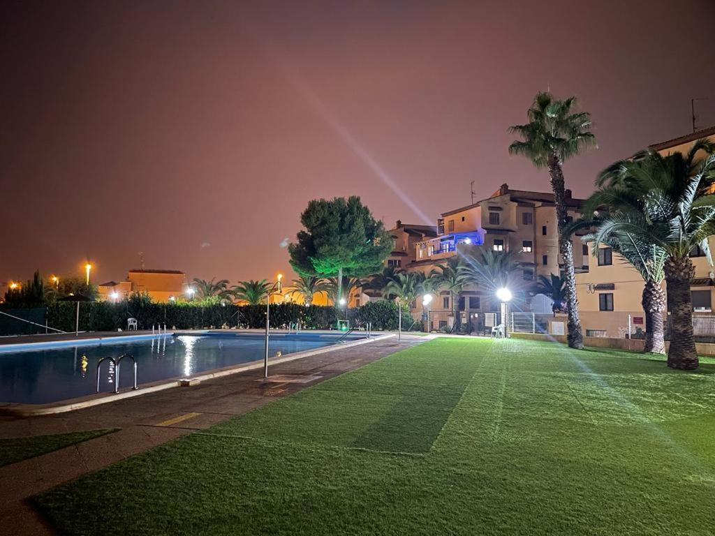 Estrella Con Vistas A La Piscina * Torrevieja