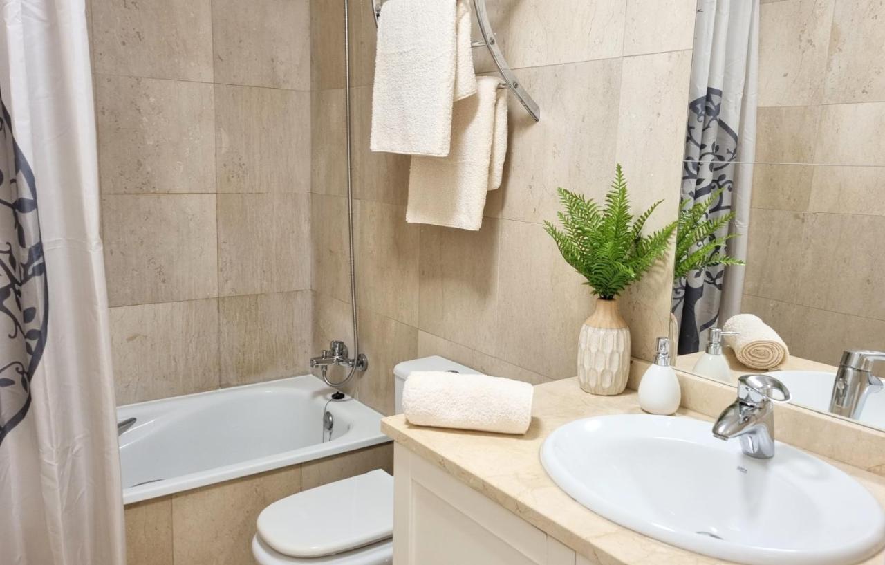 Lovely With Big Sunny Terrace Apartamento