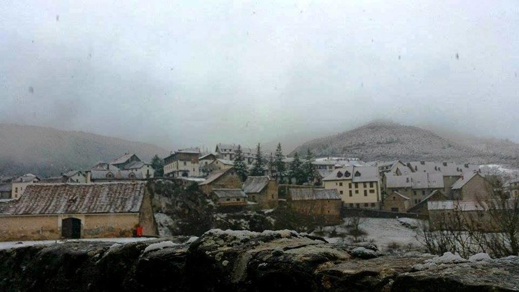 De La Val *