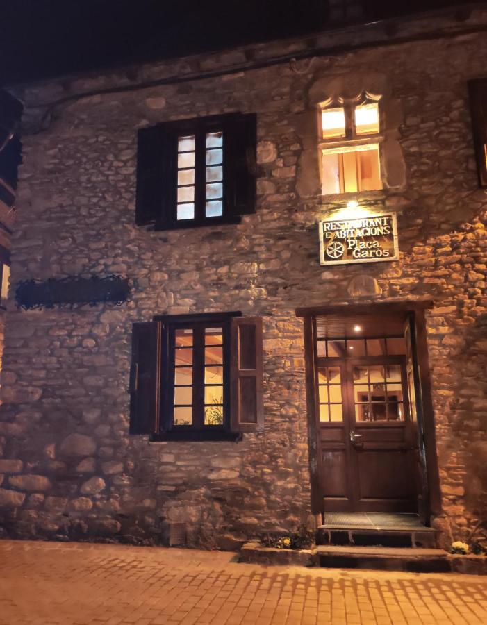 Guest house Hostal Placa Garos