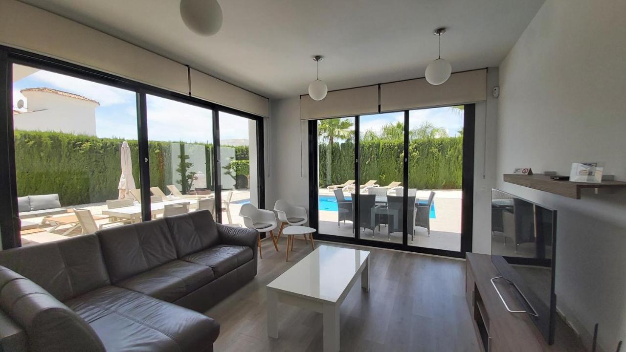 Villa La Marina Villa *