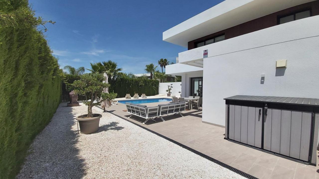 Villa Villa La Marina *