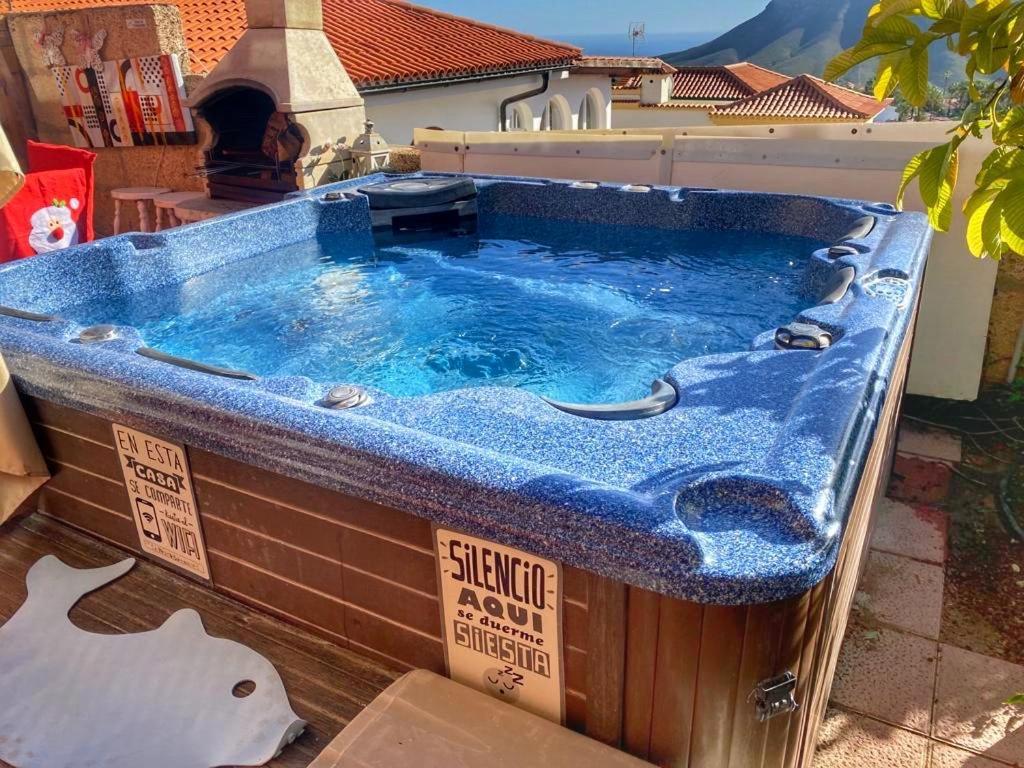 Apartment Mordelliya Private Jacuzzi