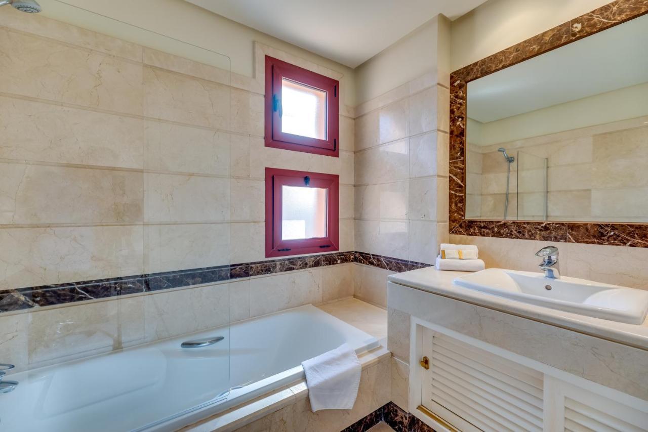 Vacation Marbella: Beachfront Luxury Duplex Penthouse * Marbella